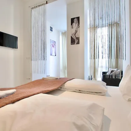 Premium By Hi5 - Vitkovics Appartement *